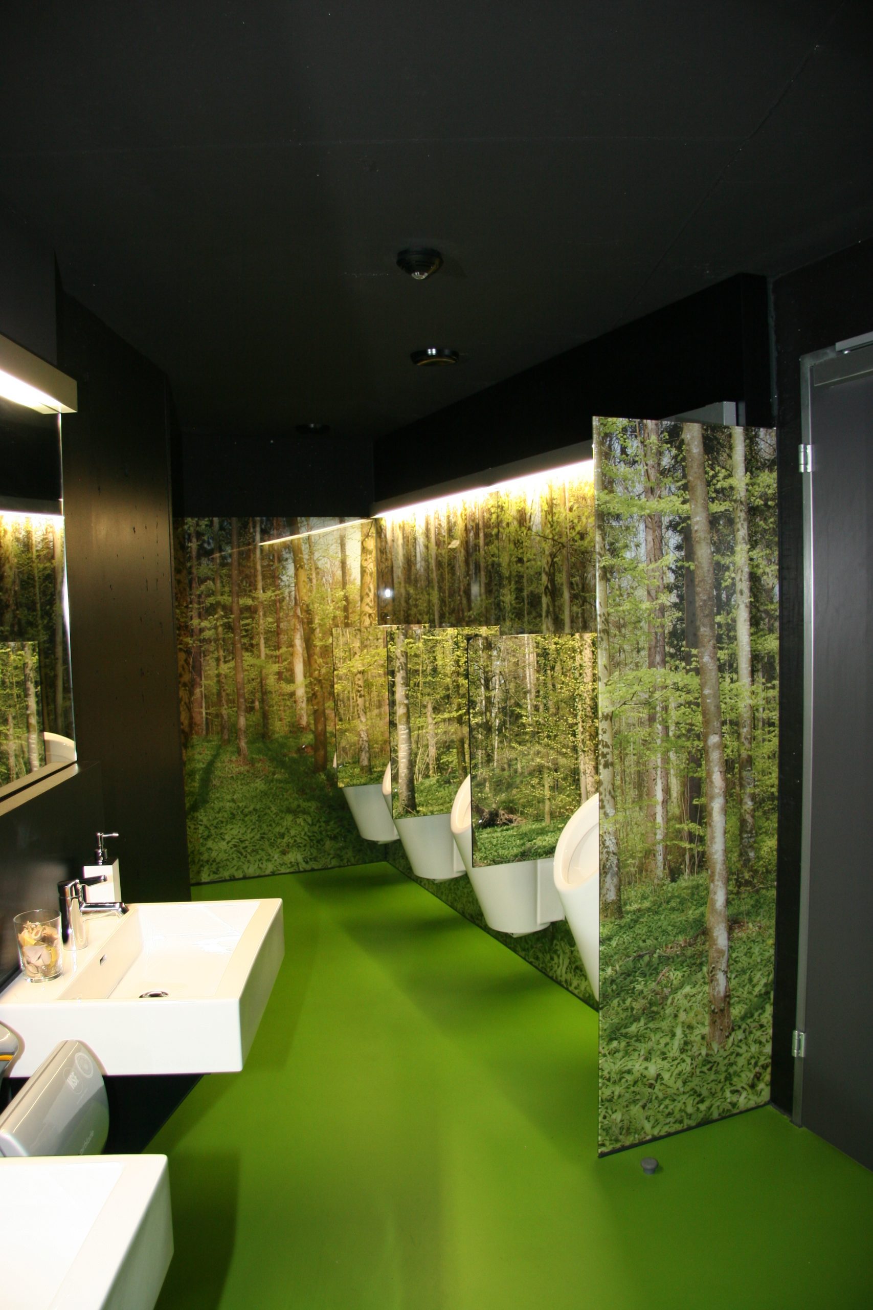 Toilettenanlage Walddesign